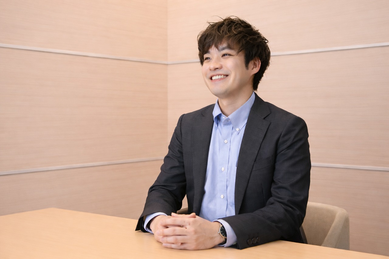 【営業部】仙洞田さん（役職：主任）